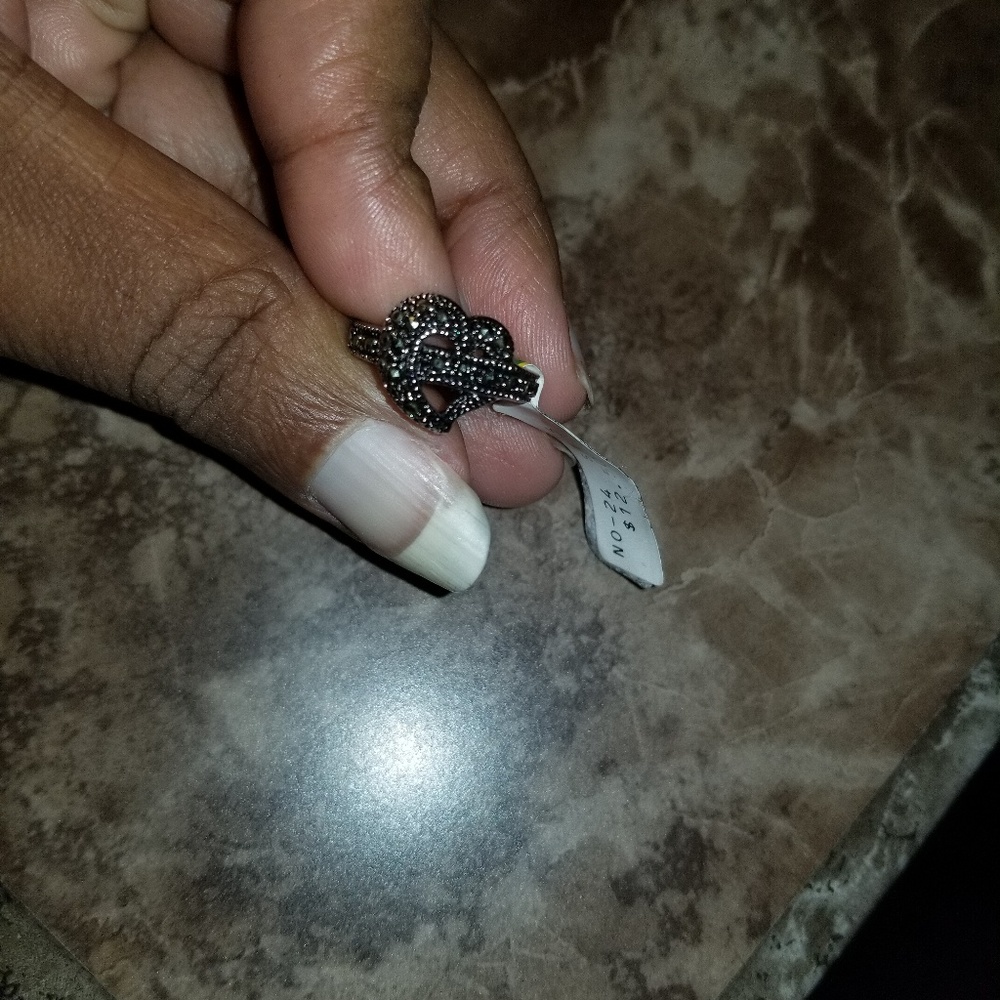Black heart ring